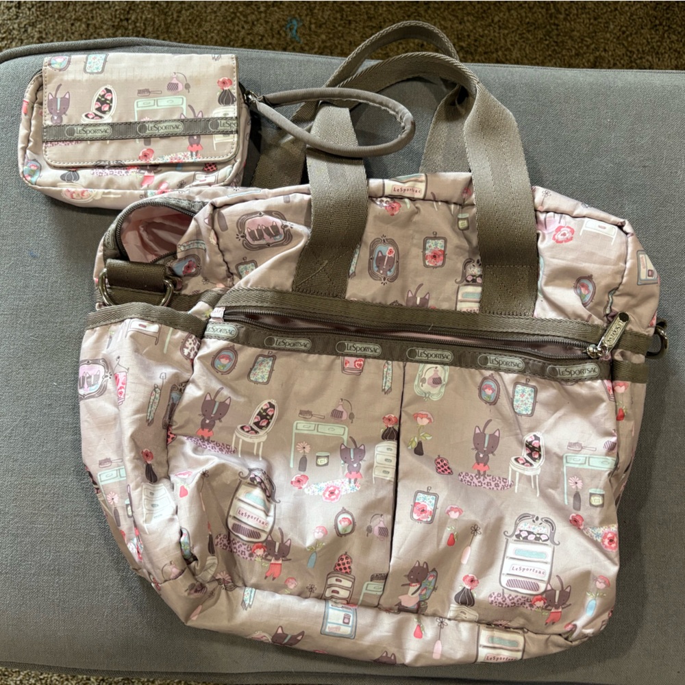 Lesportsac Cat Fancy Medium Weekender Bag Set with Makeup Clutch